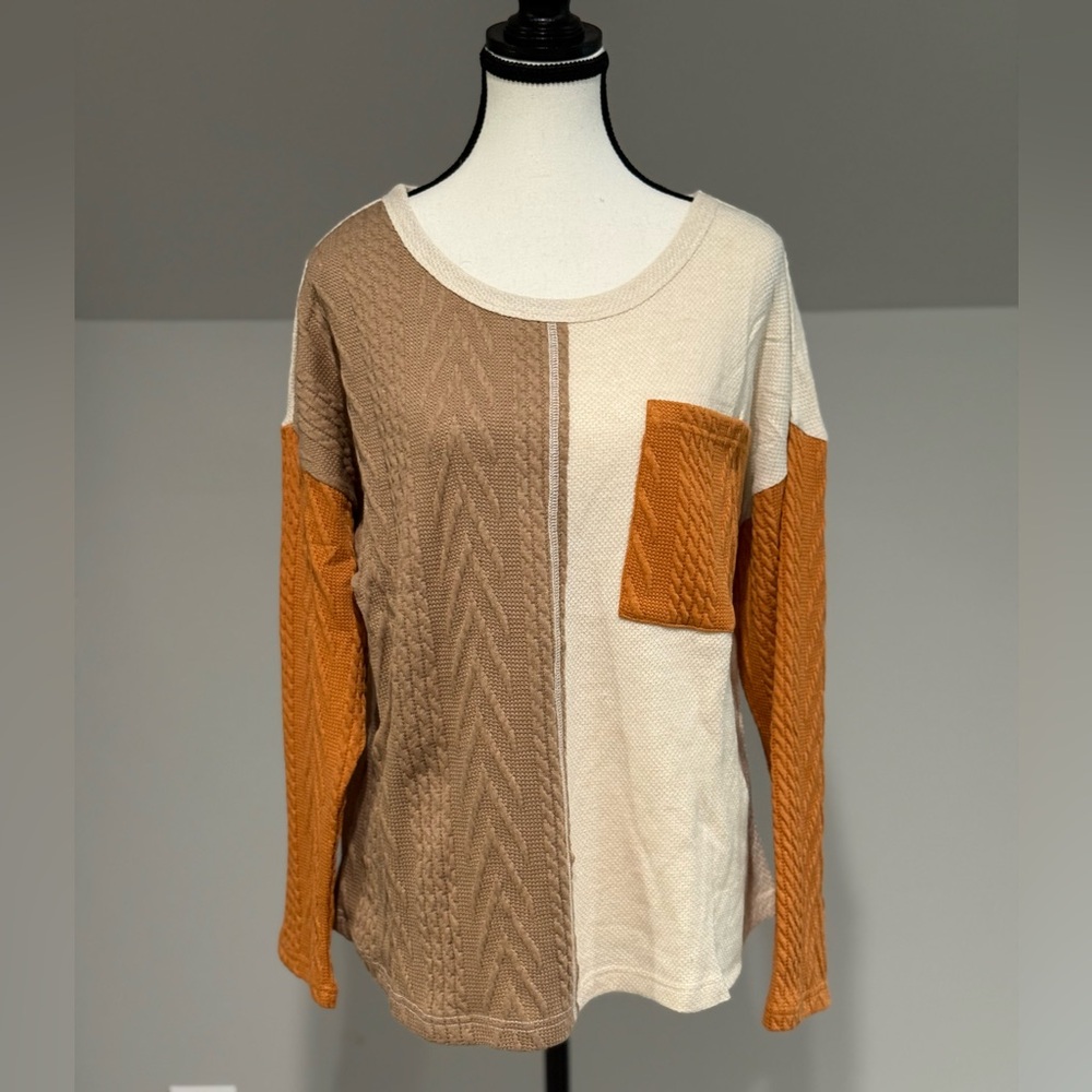 NWT Anniewear Colorblock Sweater with Pocket size Small.